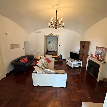 Dimora Eleuthera * Napoli